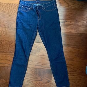 Gap dark wash favorite jegging. Size 6/28. Great condition